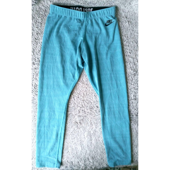 Nike Dri Fit Women’s Sz Small Multicolor Dry Fit Yoga Pants 3 pair - Picture 4 of 8